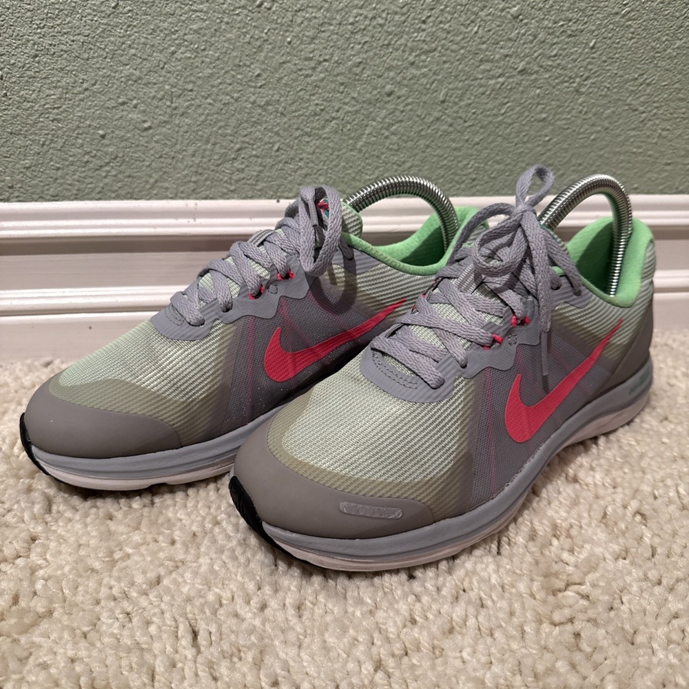 Size 7.5 - Nike Dual Fusion Lite Low Green & Pink Jogging Shoe Lightweight